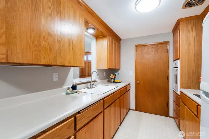 So much storage—there’s a place for everything, keeping the kitchen organized and clutter-free.