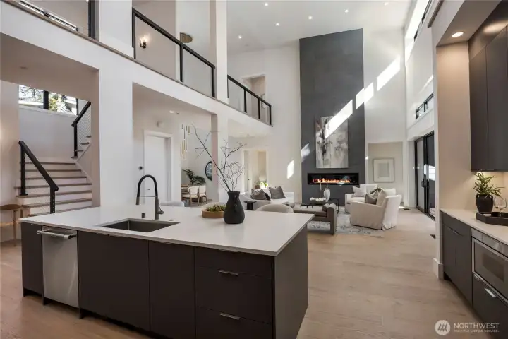 Grand room with 22' ceilings