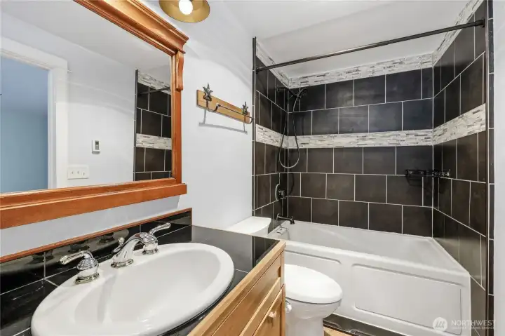 Beautiful tilework in the ensuite bathroom