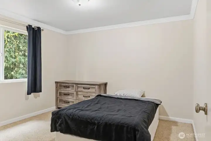 Second bedroom.