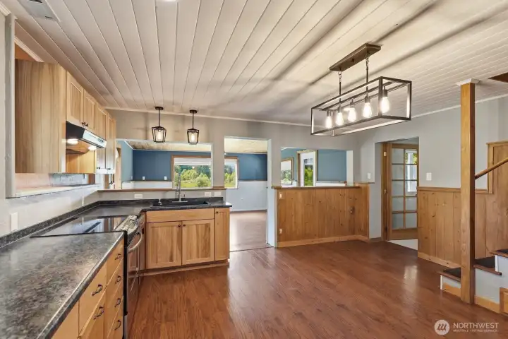 ...to this fabulous kitchen perfect for entertaining!
