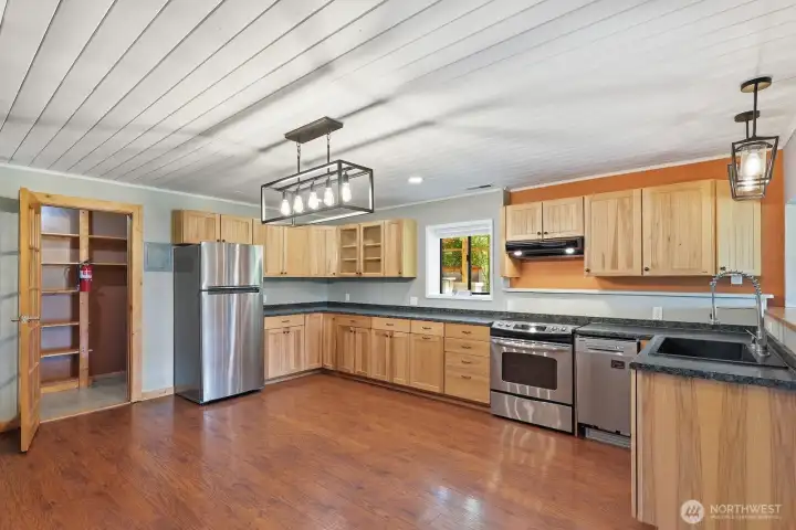 One more look at the kitchen for you!