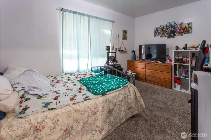 604-1st Bedroom