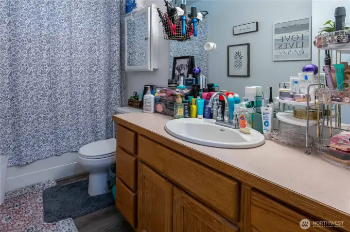 604-Guest Bathroom