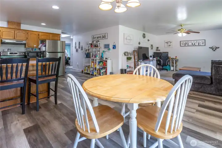 604- dining area