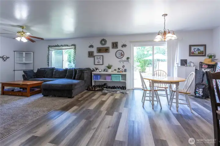 604- Living rm and Dining area