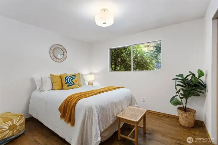 2nd bedroom