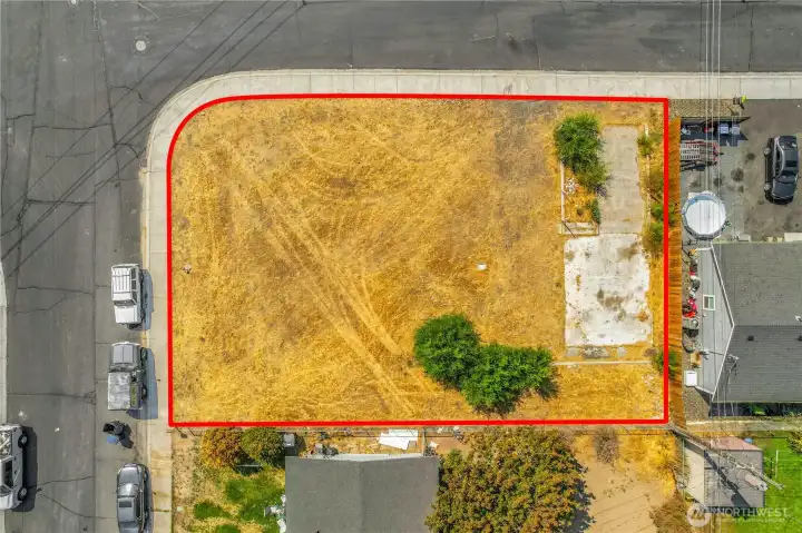 Utility-ready location with electricity on the property