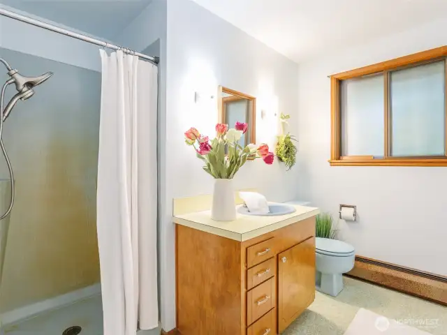 Primary 3/4 Bathroom