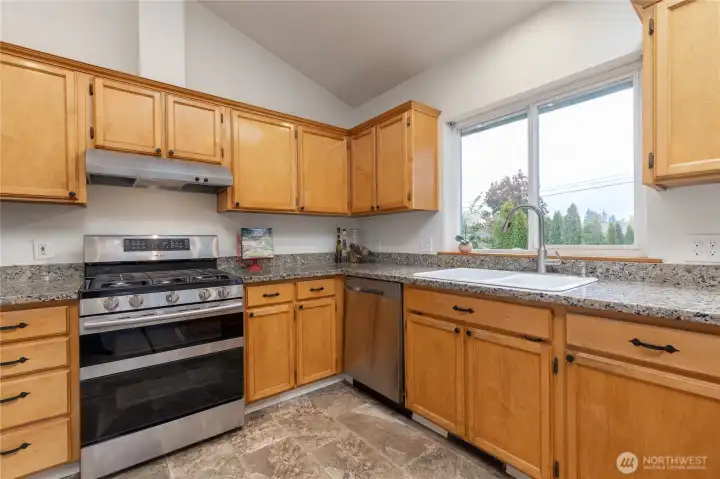 Gas range and a double oven!