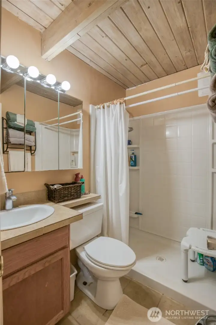 Bathroom w/ Step-In Shower
