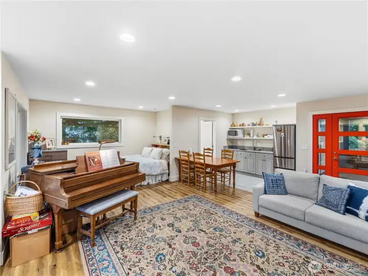 Open concept. Very spacious. Living room area, bedroom, dining, kitchen. All in one room.