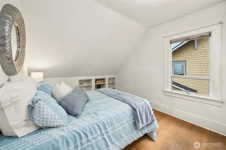 3rd bedroom with built-in armiore.