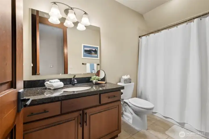 Upper level bonus room full bath