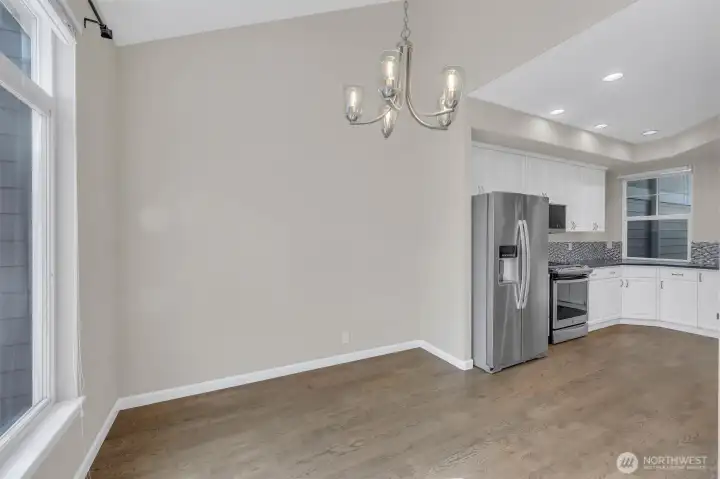 Good sized formal dining with versatile space