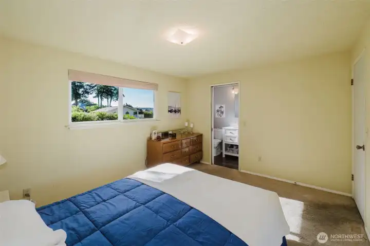 Primary looking into 3/4 bath