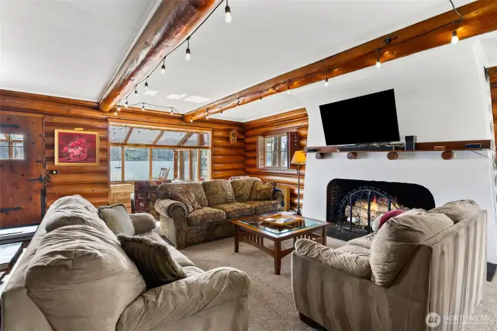 Such a cozy setting here.