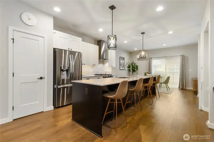 Please note the Refrigerator is a different unit than what is shown in the photo Please note the Refrigerator is a different unit than what is shown in the photo