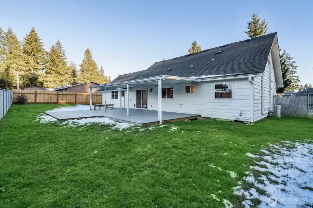 Large, fully fenced back yard