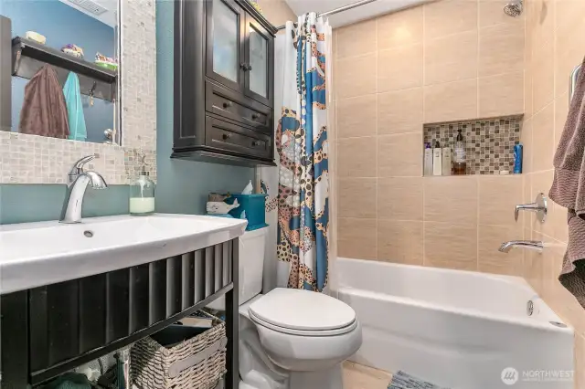 Beautiful 2nd bathroom