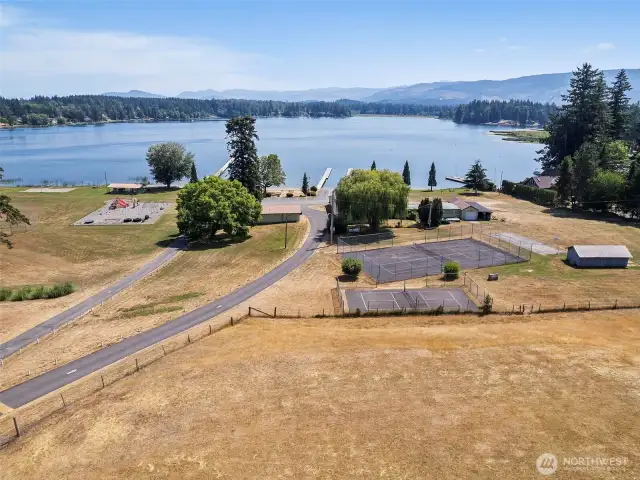 Lake access, park, docks, tennis, pickleball...