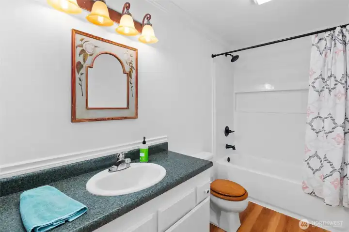 Gorgeous full bath with spacious niche for all your shampoo, conditioner, and body care products!