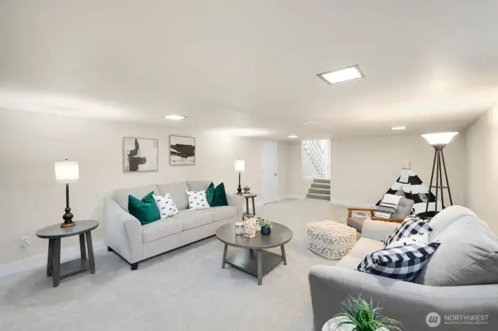 Downstairs family room/bonus room