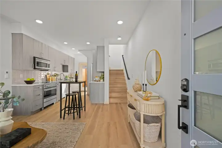 Photos are of a similar model for illustrative purposes.