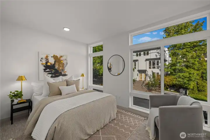 Photos are of a similar model for illustrative purposes.