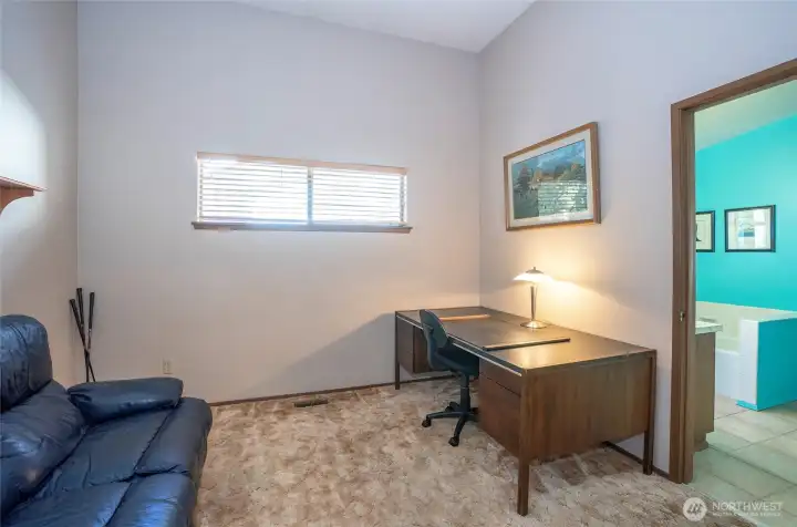 Office or bedroom off of ensuite