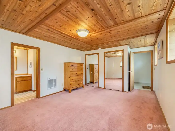 Lower bedroom