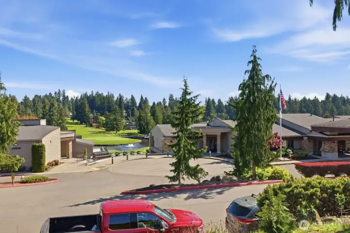 Take advantage of the prestigious clubhouse, dining, and social amenities just steps away.