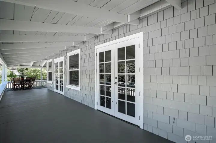 Multiple deck entries