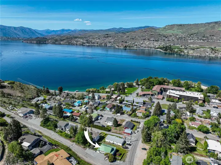 Just a short walk to Lakeside Park and new Bike pathway to downtown Chelan