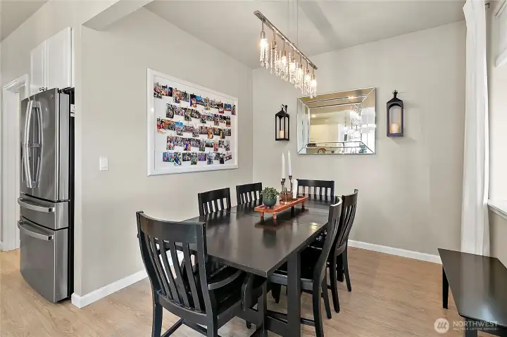 Dedicated dinning area right conveniently located just off the kitchen with easy access to the patio for seamless indoor-outdoor entertaining.