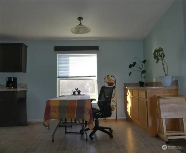 Kitchen dining area