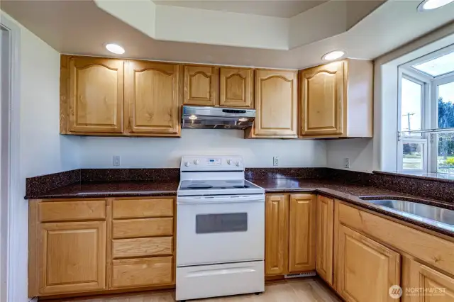 Lots of cabinets to accommodate the discerning chef.