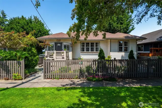 This well-maintained Craftsman bungalow features classic lap siding, a low-pitched roofline, and large windows that fill the home with natural light—all in a premium Mount Vernon location. It’s the perfect place to make your next move.