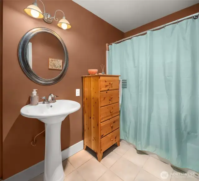 En-Suite Bathroom.