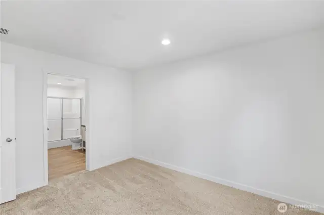Primary Bedroom w/private bath and walk-in closet