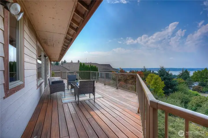 Large deck takes full advantage of the wide-open Sound view