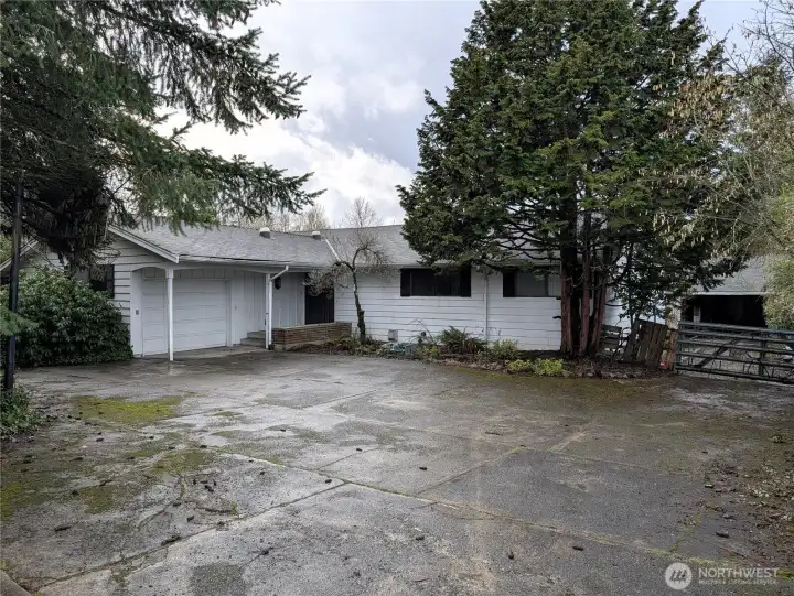 Welcome to #11214 34th Ave E, Tacoma WA 98446. 3200+sf, 4+ br, 3 ba, 1.1 fenced acres.