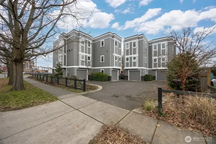 Notice that the townhomes are grouped in 2 sets and set back from each other which maximizes light & privacy