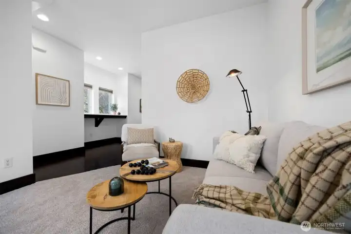 The hardwood floors run from the entry into the kitchen & eating area