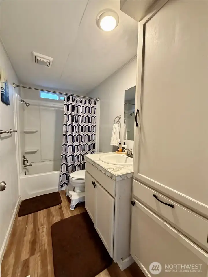 Hallway full bath.