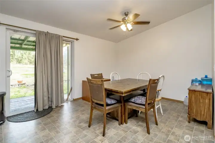 Deck access off the dining area