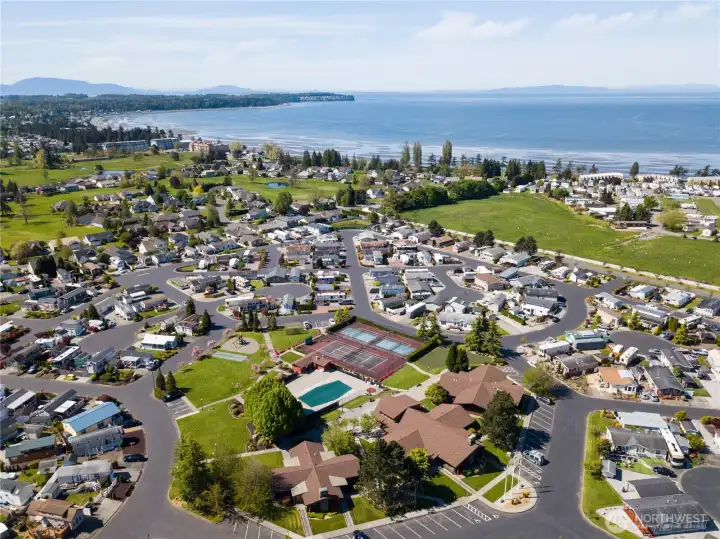 Super close to Birch Bay beaches, shops and dining!