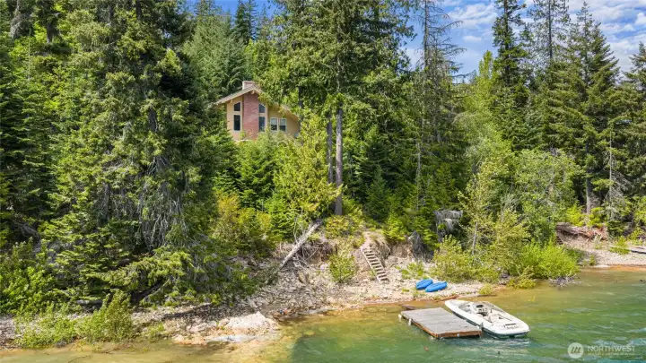 Welcome to 160 Wilderness Lane!  Are you looking for a great lakefront cabin with lots of entertaining space - look no further!