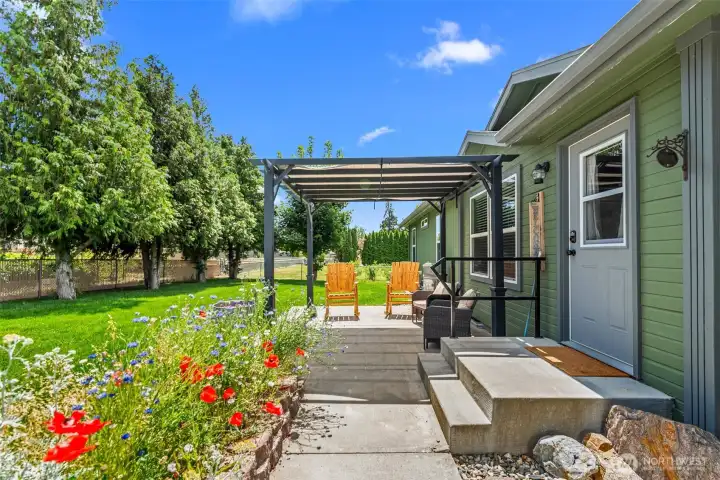 Private entrance 136 29th St NW East Wenatchee Private entrance 136 29th St NW East Wenatchee