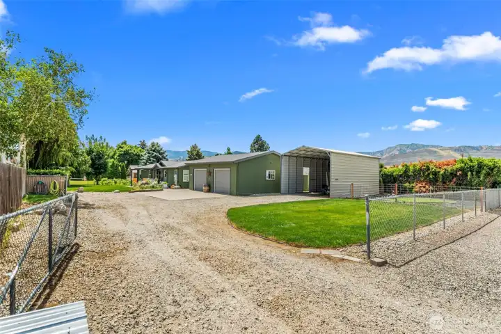 Fully fenced with gated entry. 136 29th St NW East Wenatchee Fully fenced with gated entry. 136 29th St NW East Wenatchee